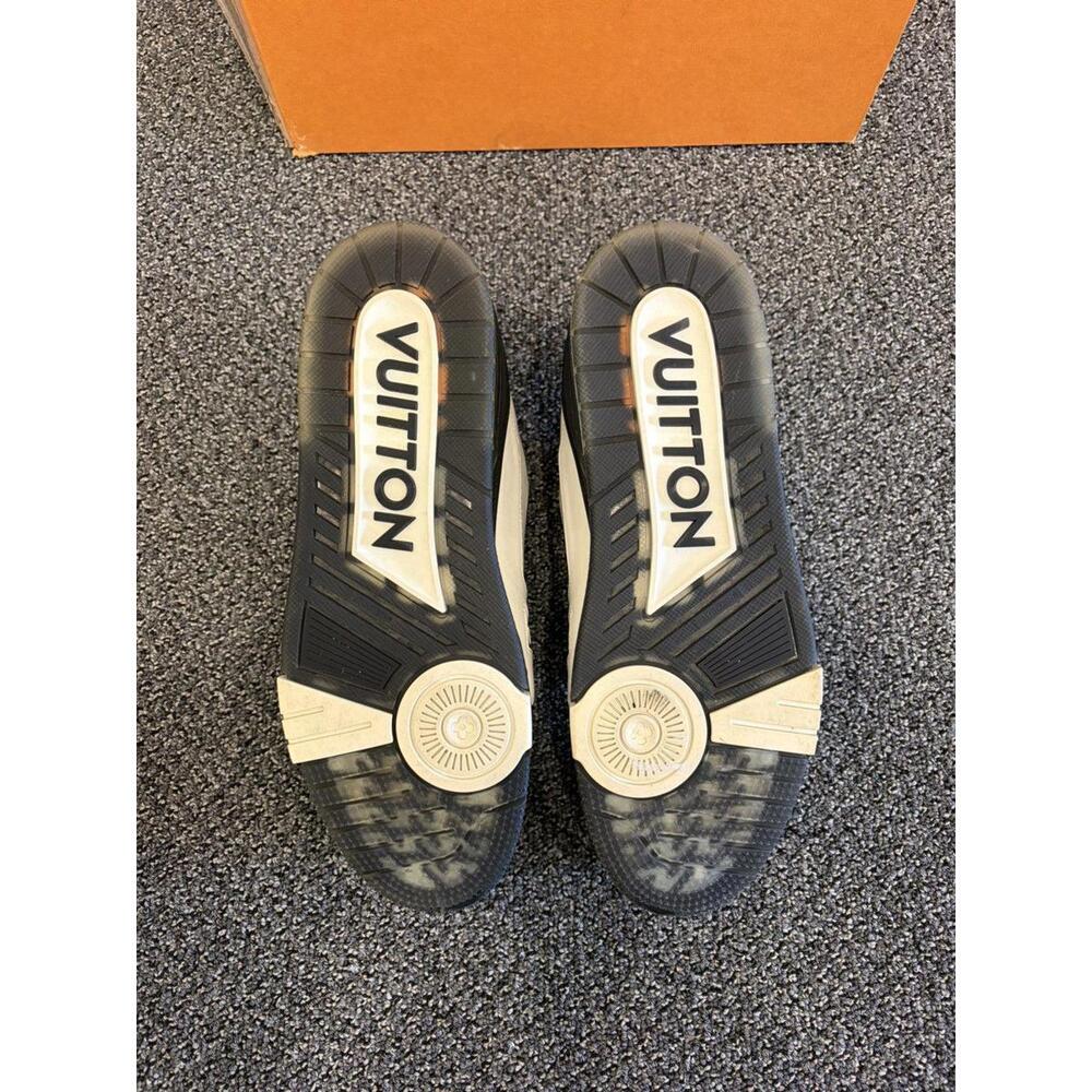 Louis Vuitton Black & White Trainers - Picture 5 of 6